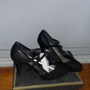 Worthington Black Heeled Shoes - Classy Comfort!